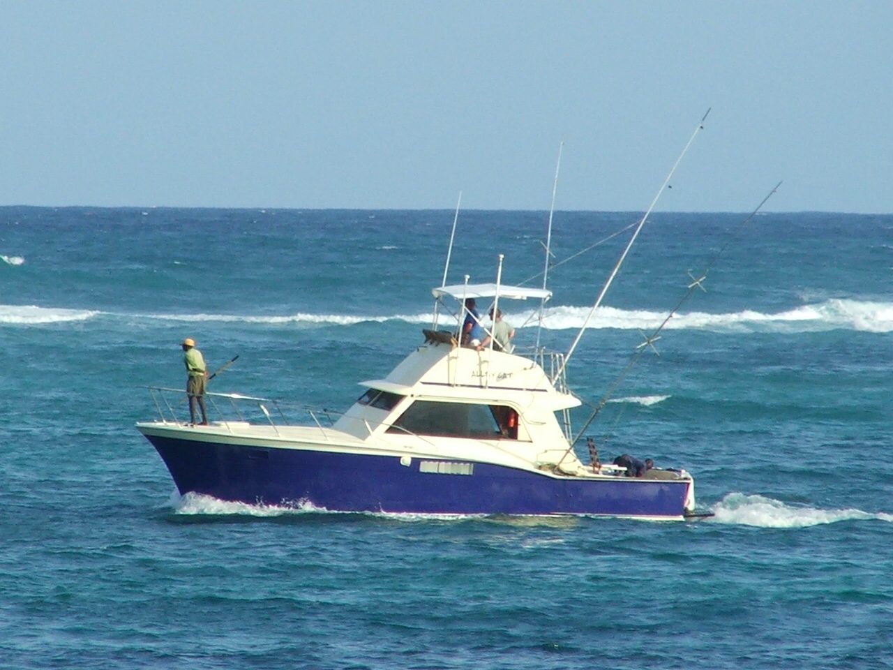 Small_sport_fishing_boat Small_sport_fishing_boat